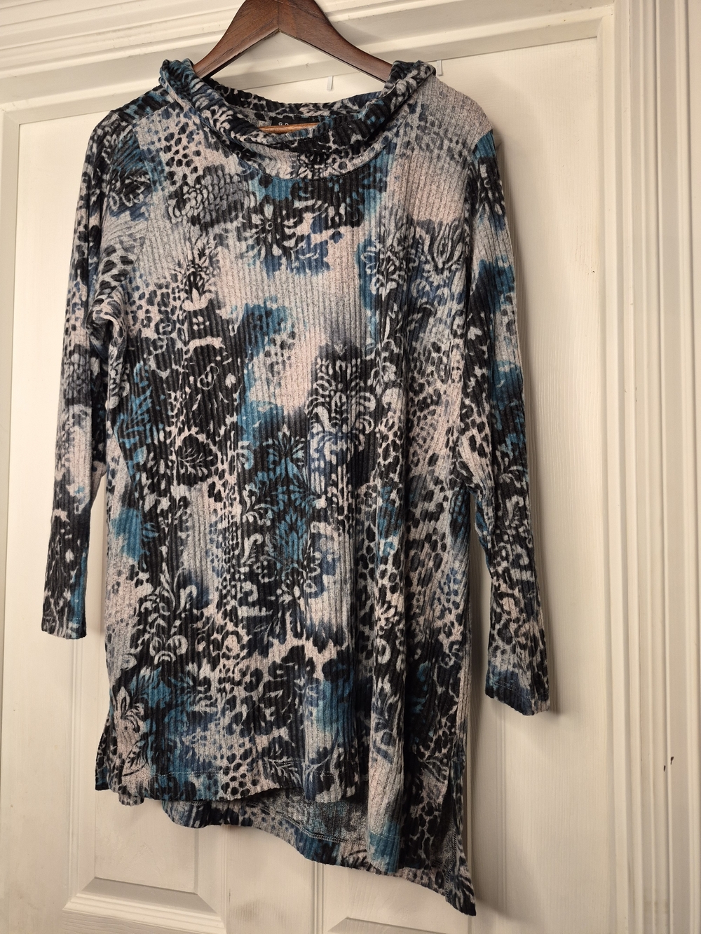 Grace The Perfect Fit Long Sleeve Floral Cheetah Cowlneck Tunic Blue Black 1x